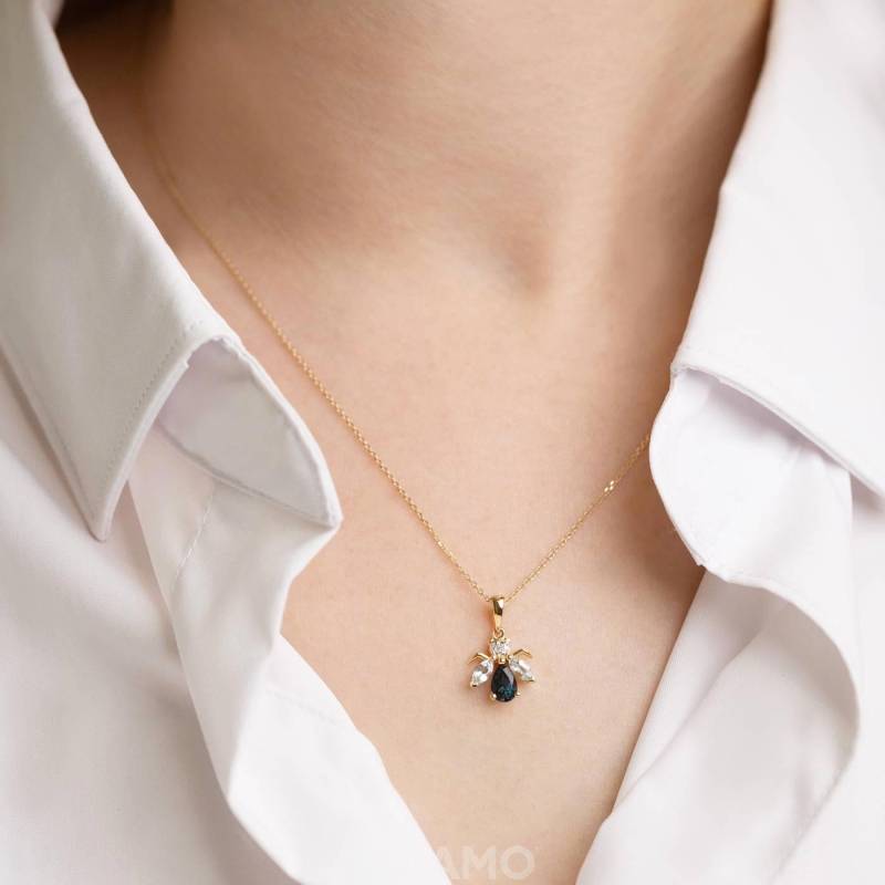 Zawieszka muszka z niebieskimi topazami i diamentami (P88890 Y BT) - zdjęcie: 2