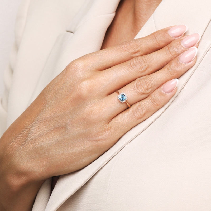 Pierścionek z niebieskim topazem i diamentami (R58266 Y BT): 14 - zdjęcie: 2