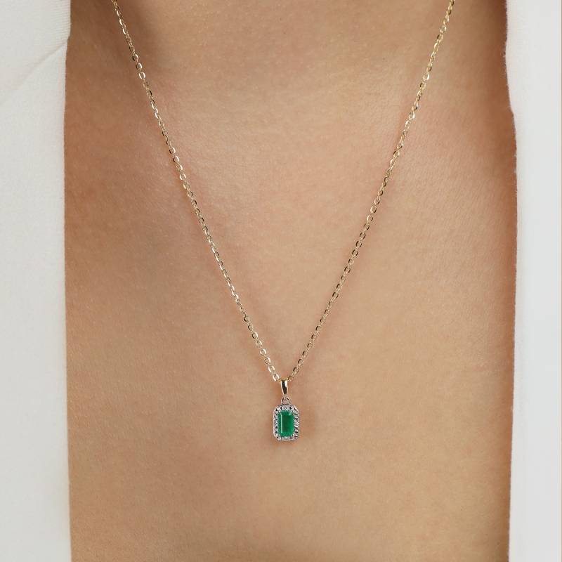Zawieszka z żółtego złota ze szmaragdem w szlifie emerald i diamentami (P69346 Y EM) - zdjęcie: 2