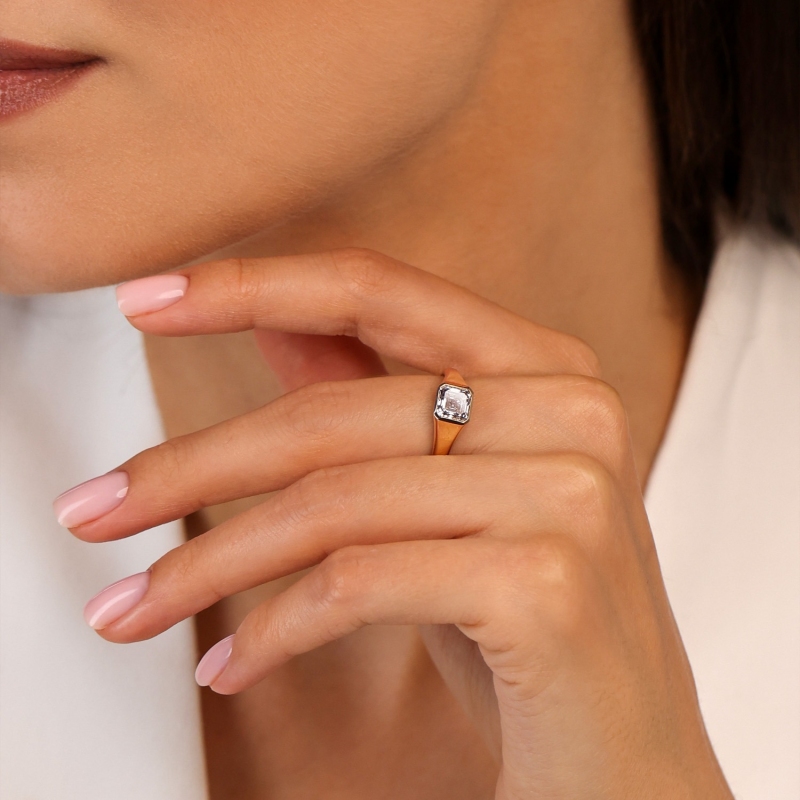 Sygnet z żółtego złota z diamentem laboratoryjnym w szlifie szmaragdowym - 1,50 ct (R97673 YW LGD 1,50ct): 10 - zdjęcie: 2