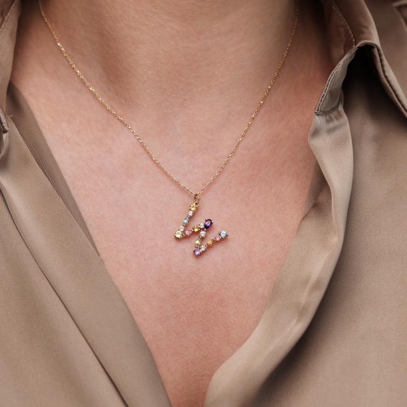 Zawieszka literka W z kolorowymi kamieniami (P85068 Y) - zdjęcie: 2