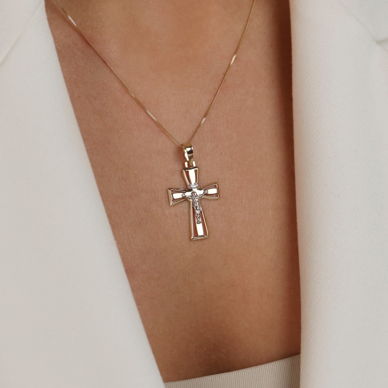 Zawieszka z żółtego złota - krzyżyk z ozdobnymi wycięciami (P44449 Y) - zdjęcie: 3