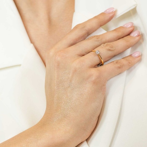 Pierścionek z diamentem (R73490 YW 0,14ct)