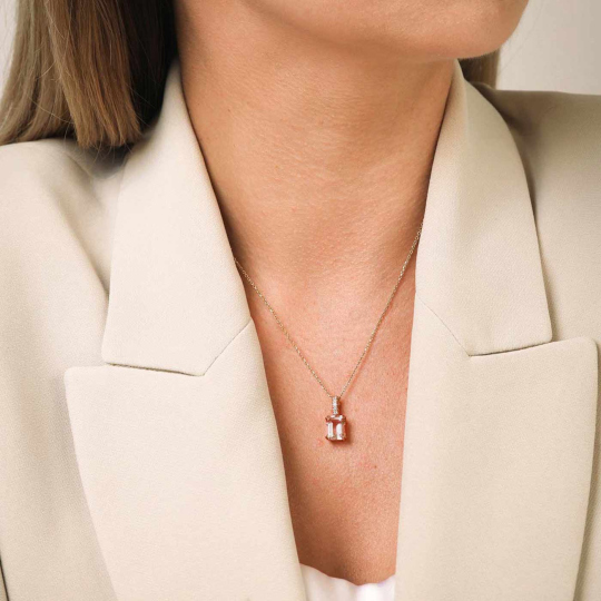 Zawieszka z morganitami i diamentami (P82483 R MR)