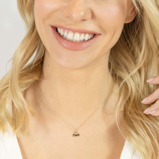 Naszyjnik samochodzik z diamentami (N09555 Y S)