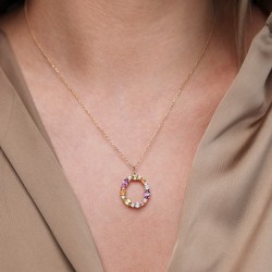 Zawieszka literka O z kolorowymi kamieniami (P83732 Y) - zdjęcie: 3