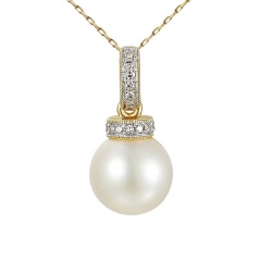 Zawieszka z perłą i diamentami