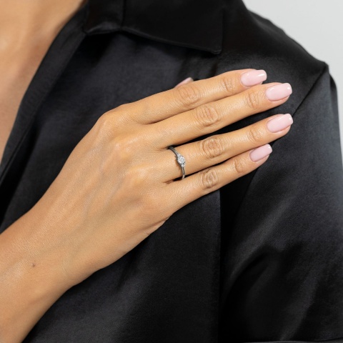 Pierścionek z diamentami (R50282 W)
