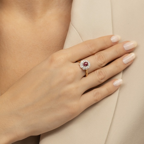 Pierścionek z rubinem i diamentami (R83432 Y RU)