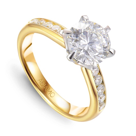 Pierścionek z diamentami laboratoryjnymi