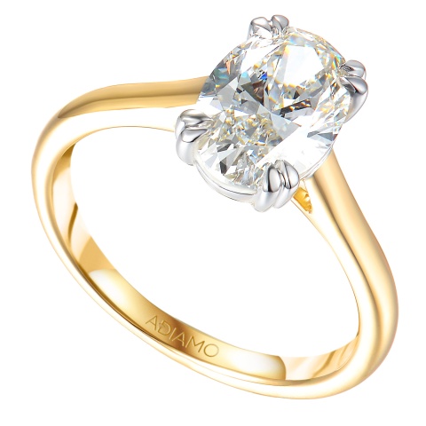 Pierścionek z diamentem laboratoryjnym