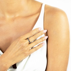 Pierścionek z czarnymi diamentami (R67883 W BD)