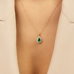 Zawieszka ze szmaragdem i diamentami (P82052 Y EM)