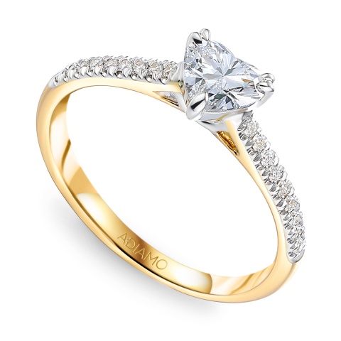 Pierścionek z diamentem laboratoryjnym