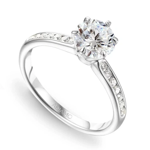 Pierścionek z diamentami laboratoryjnymi