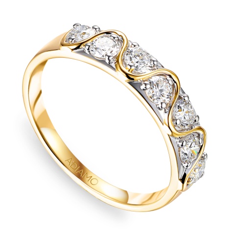 Pierścionek z diamentami laboratoryjnymi