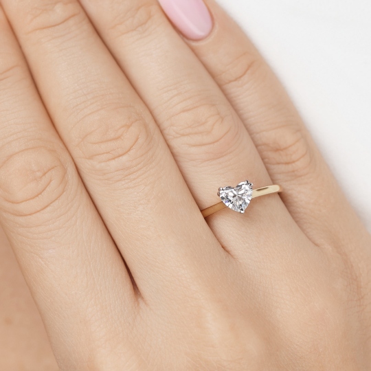 Pierścionek serce z diamentem laboratoryjnym (R96126 1,02ct YW LGD)