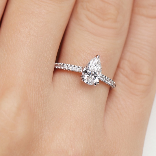 Pierścionek z diamentami laboratoryjnymi (R96122 1,02ct YW LGD)