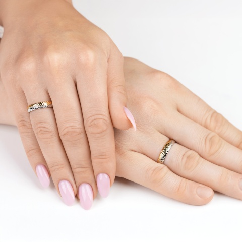 Obrączka z diamentami, 4,5 mm (O-R99894 YW)