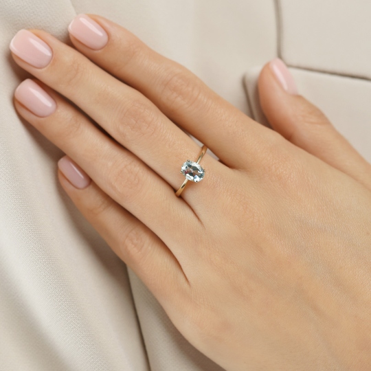 Pierścionek z akwamarynem