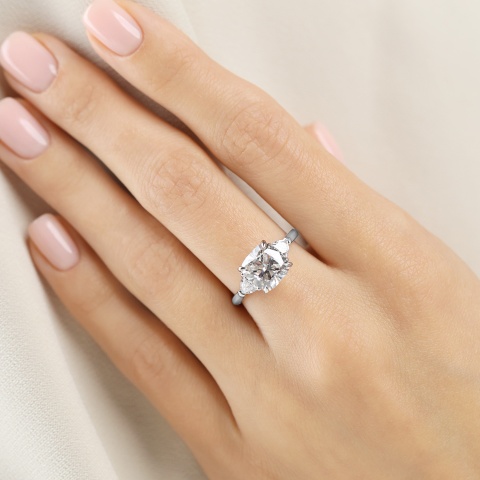 Pierścionek z diamentami laboratoryjnymi (R100737 W LGD 3,01ct)