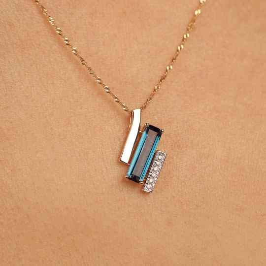 Zawieszka z london blue topazem i diamentami (P100381 Y LBT)