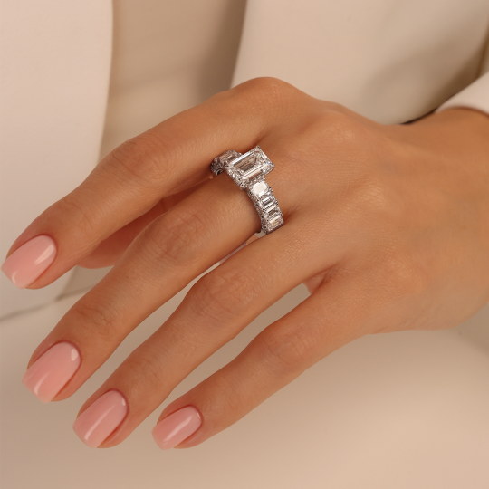 Pierścionek z diamentami laboratoryjnymi (R94454 W LGD): 10