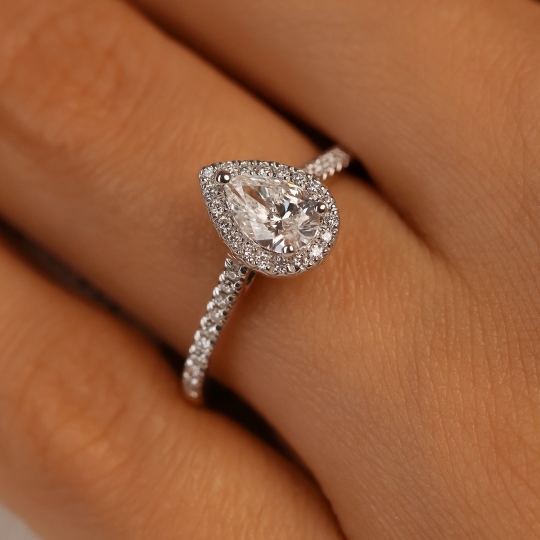 Pierścionek z diamentami laboratoryjnymi (R95580 YW LGD 0,54ct): 12