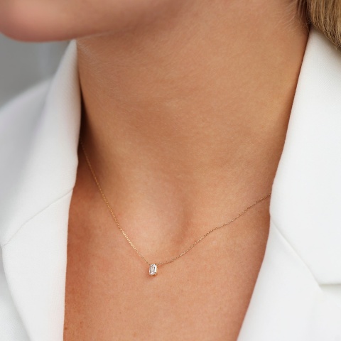 Naszyjnik z żółtego złota z diamentem laboratoryjnym w szlifie szmaragdowym - 0,32 ct (N12452 Y C LGD 0,32ct)