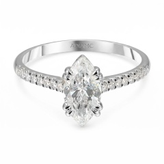 Pierścionek z białego złota z diamentami laboratoryjnymi - szlif markiza - 1,00 ct (R103514 W LGD 1,05ct)