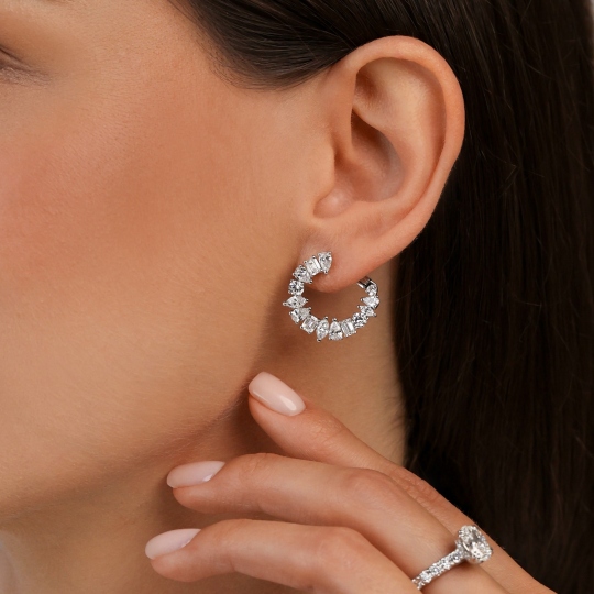 Kolczyki z białego złota z diamentami laboratoryjnymi w wielu szlifach - 3,92 ct - zapięcie angielskie (E95357 W A LGD)
