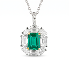 Zawieszka z dwukolorowego złota ze szmaragdem w szlifie emerald i diamentami o różnych szlifach (P102442 YW EM)