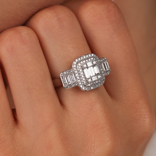 Pierścionek z białego złota z diamentami w szlifie bagietowym (R81944 W): 14